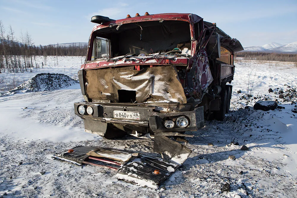 camion-abandonado-carretera-kolima