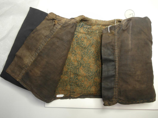 chaleco-ainu-coleccion-museo-joest