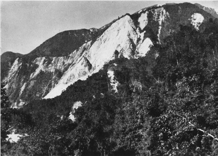 colina-partida-en-dos