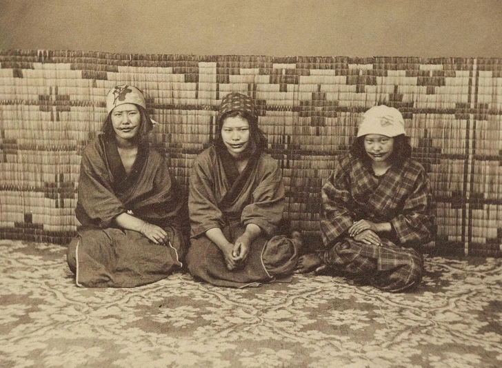 mujeres-ainu-1880
