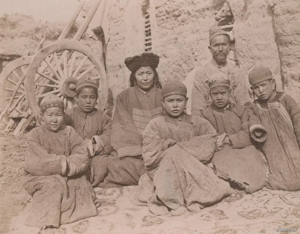 nativos-de-hami-1890